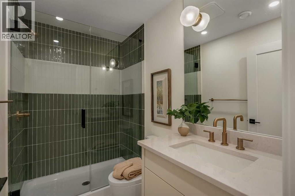 3917 23 Avenue SW — photo 44