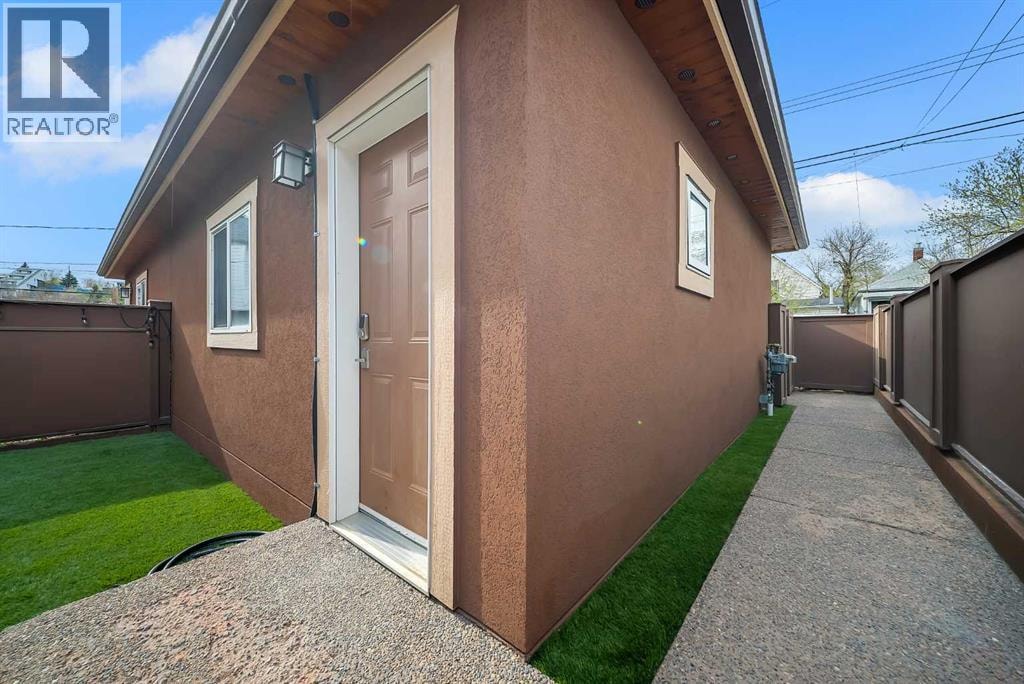 1010 19 Avenue SE — photo 40