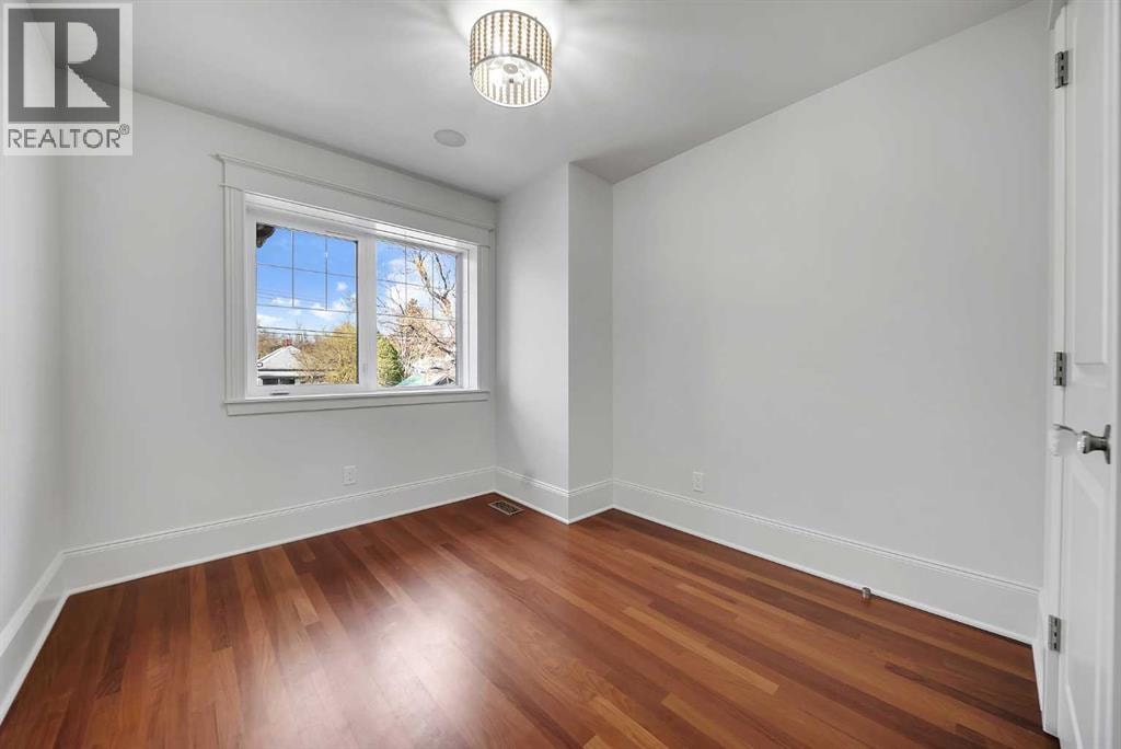 1010 19 Avenue SE — photo 29