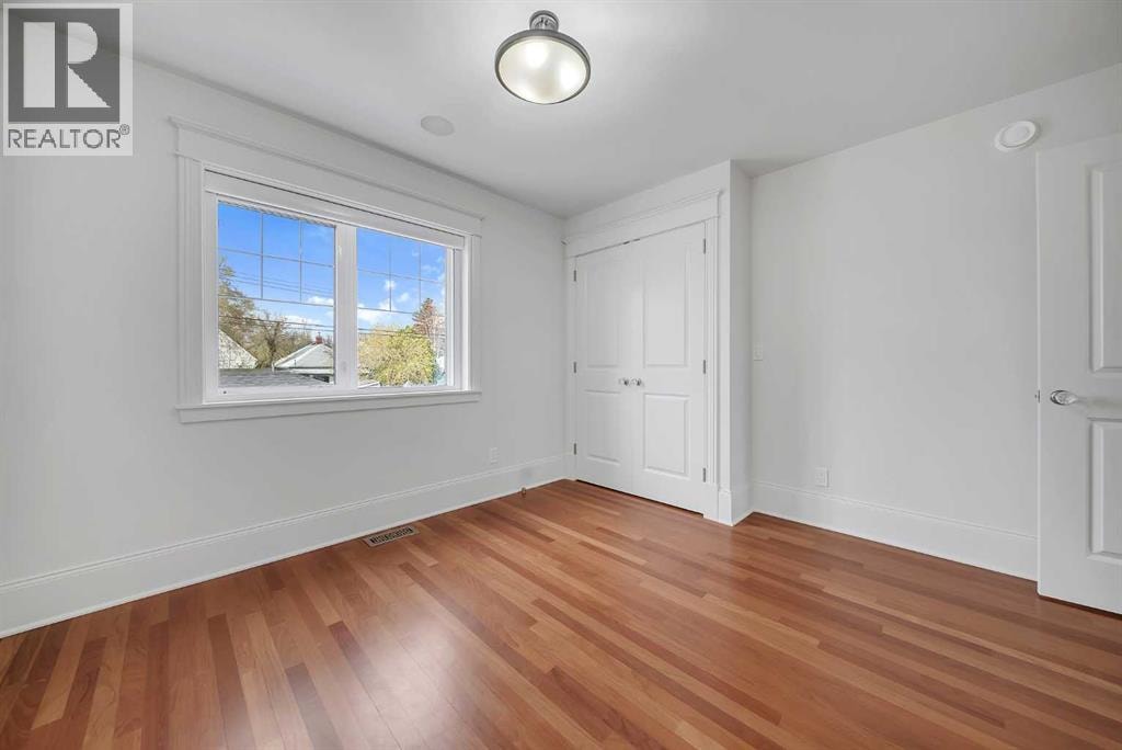 1010 19 Avenue SE — photo 32
