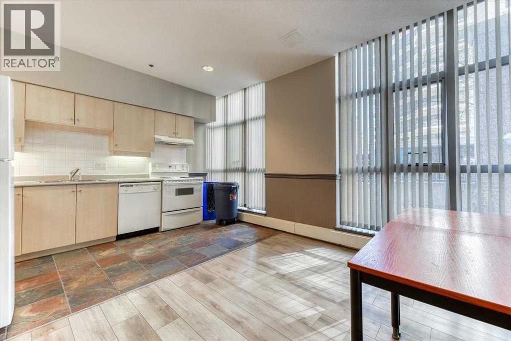 804, 650 10 Street SW — photo 34