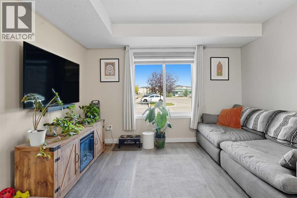 14104, 2781 Chinook Winds Drive SW — photo 3