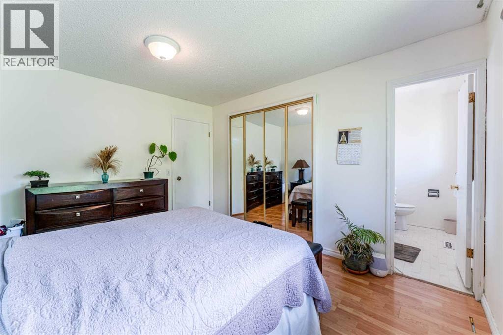 9611 24 Street SW — photo 21