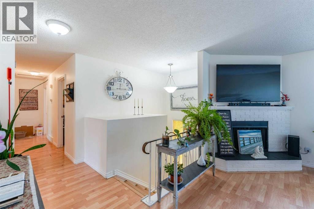 9611 24 Street SW — photo 3