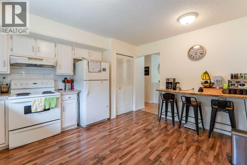 9611 24 Street SW — photo 10