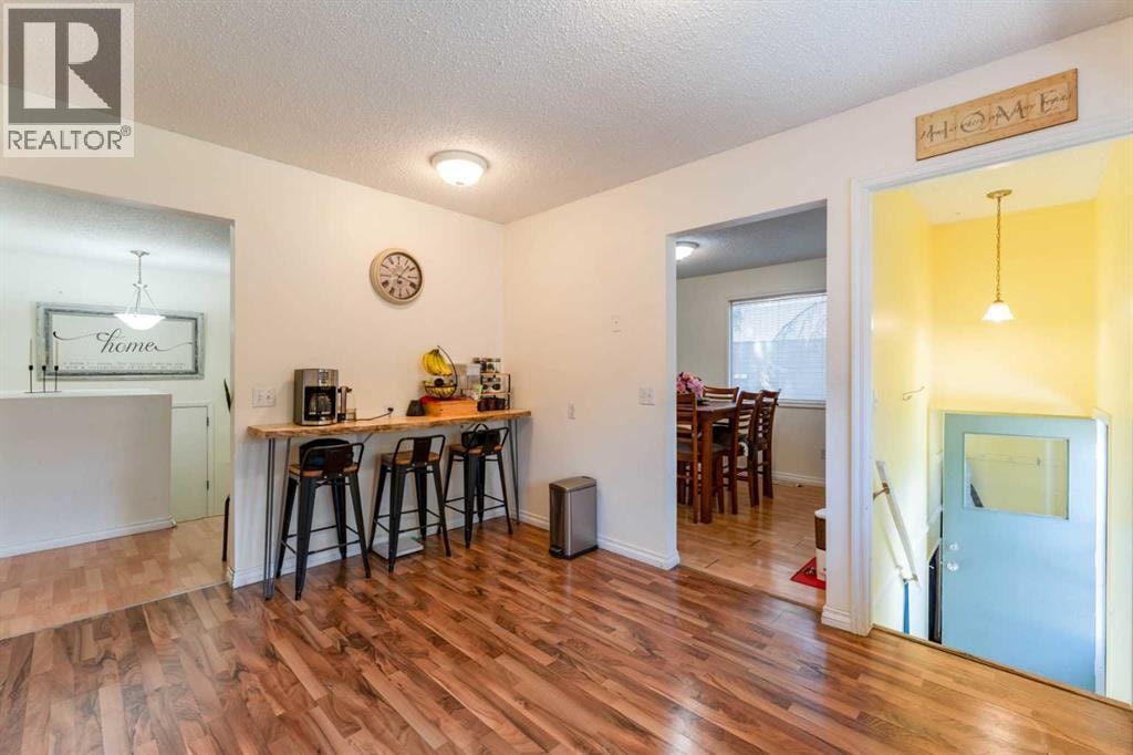9611 24 Street SW — photo 11