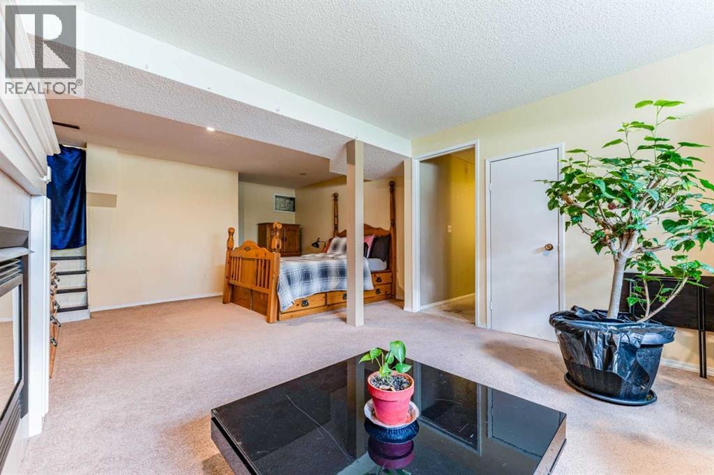 9611 24 Street SW — photo 37