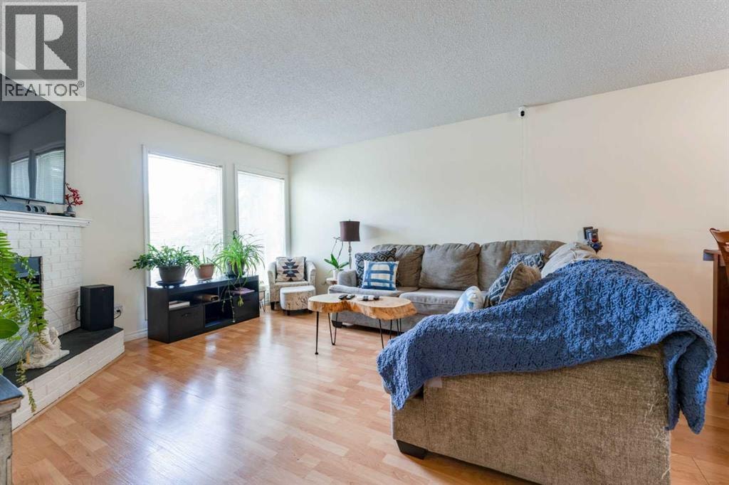 9611 24 Street SW — photo 7
