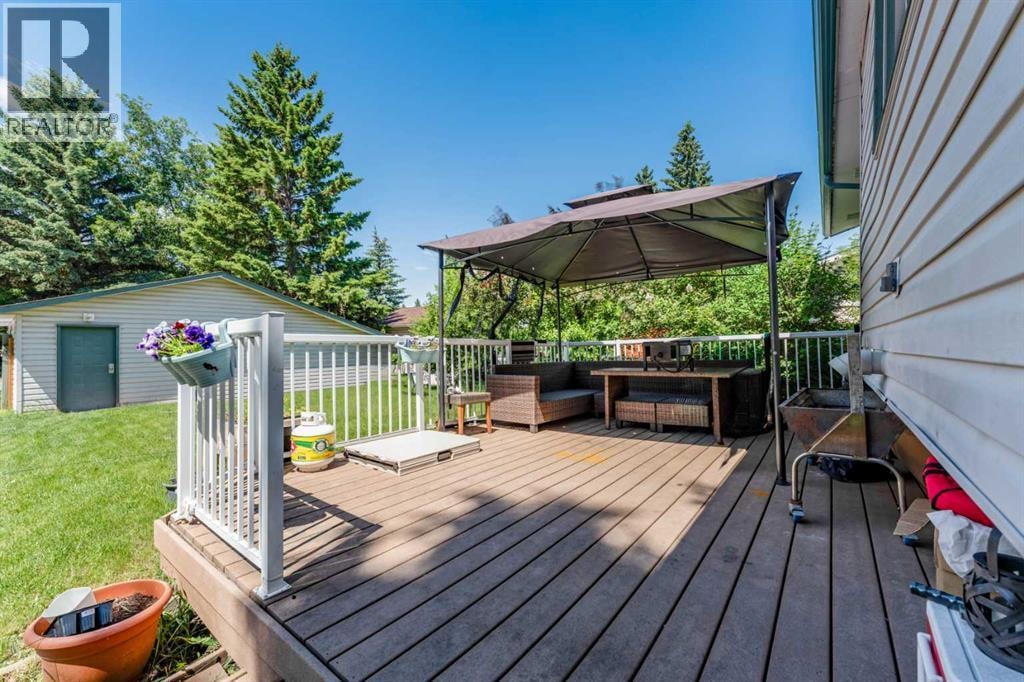 9611 24 Street SW — photo 40