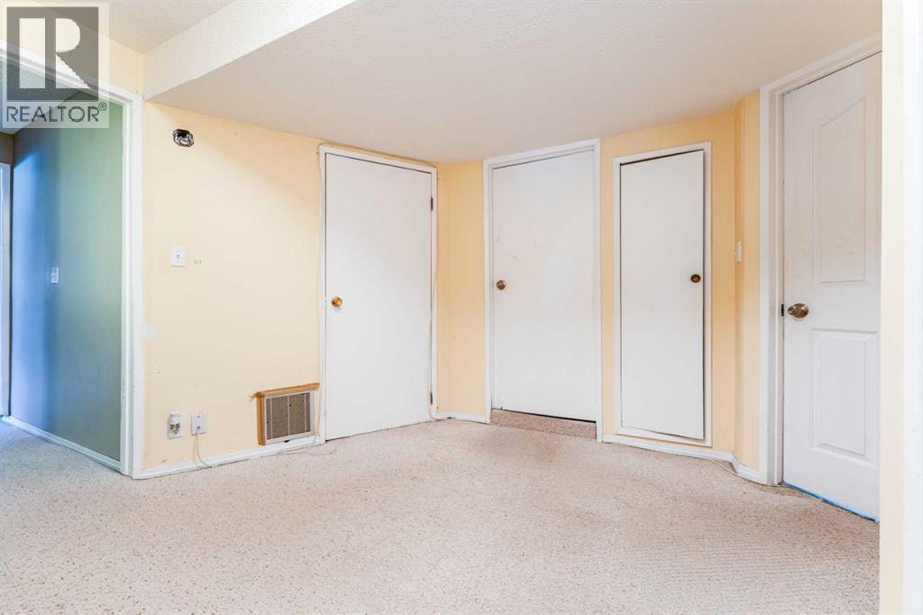 9611 24 Street SW — photo 34