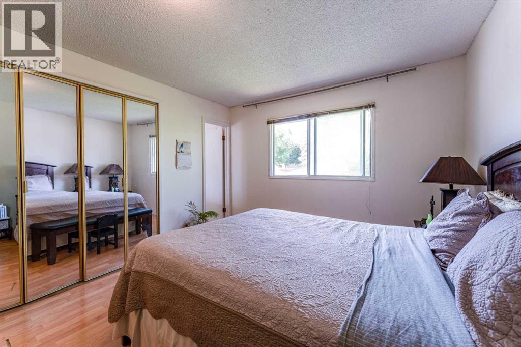 9611 24 Street SW — photo 20