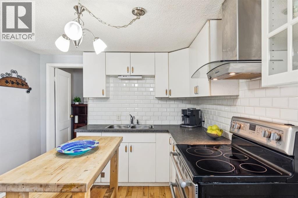 7417 24 Street SE — photo 12