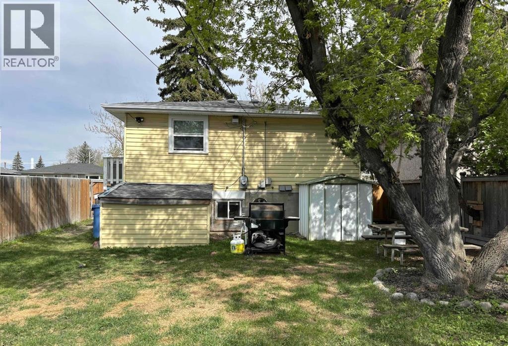 7417 24 Street SE — photo 32
