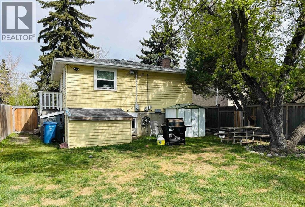 7417 24 Street SE — photo 29