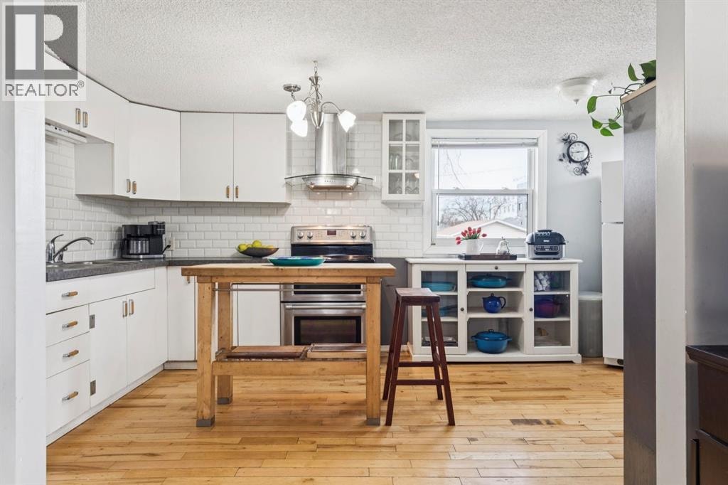 7417 24 Street SE — photo 3