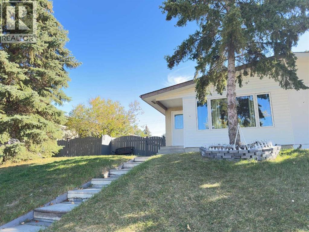 121 Huntford Close NE — photo 35