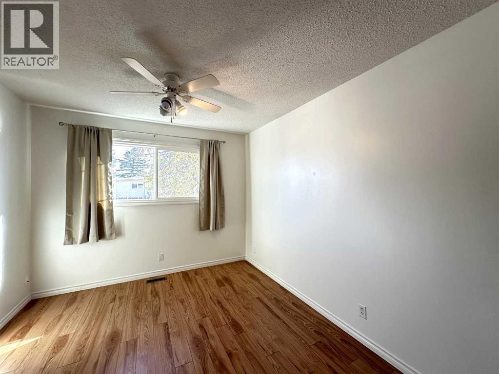 121 Huntford Close NE — photo 17