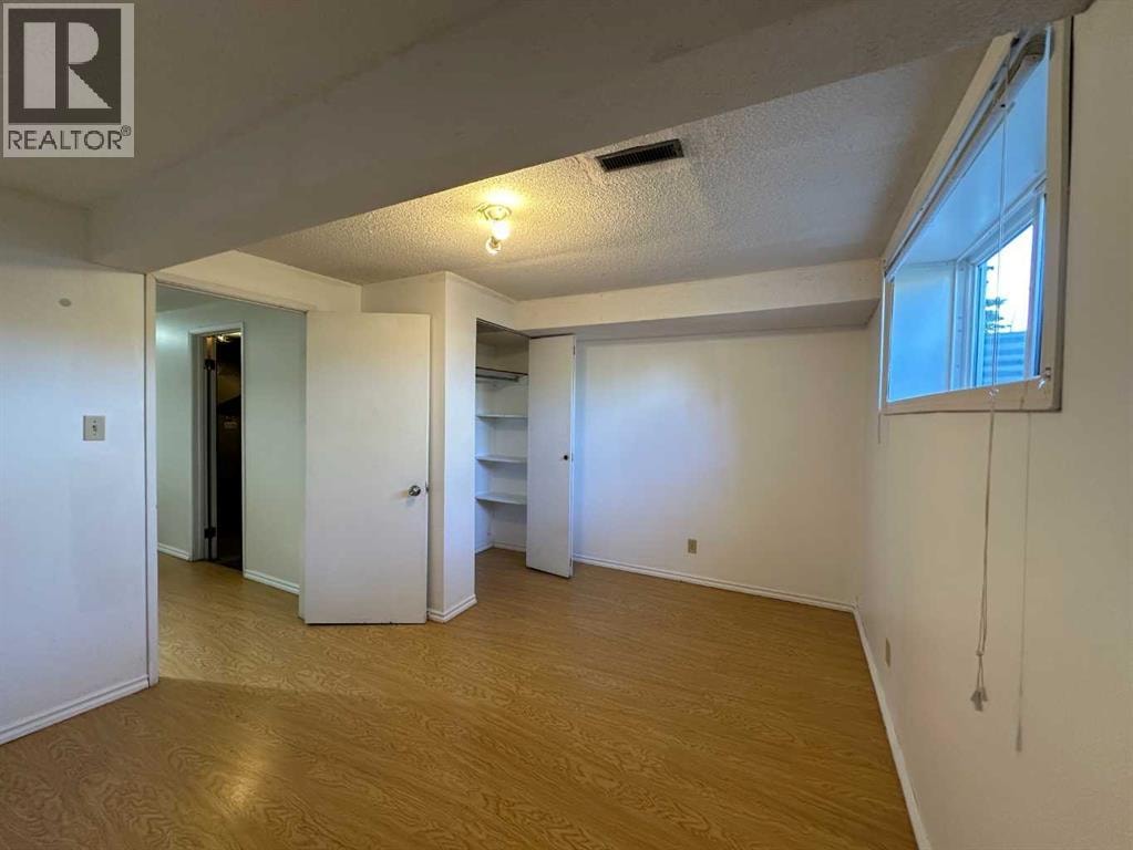 121 Huntford Close NE — photo 31