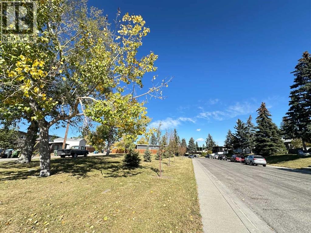 121 Huntford Close NE — photo 42