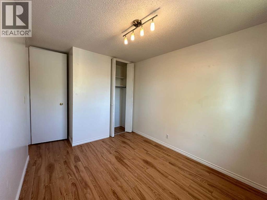 121 Huntford Close NE — photo 32
