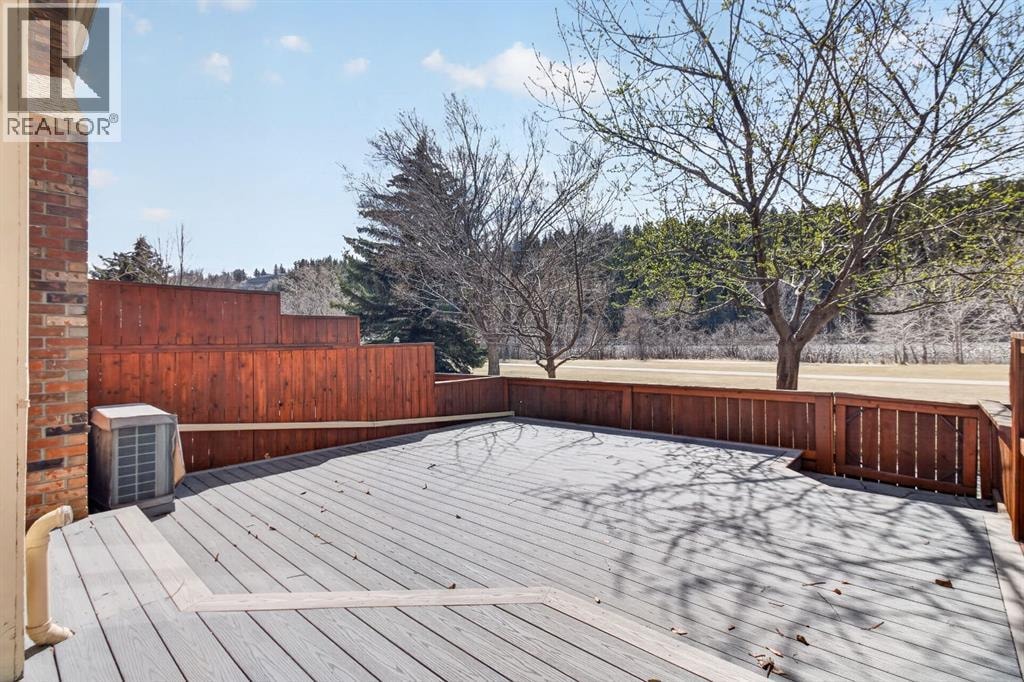 360 Point Mckay Gardens NW — photo 40