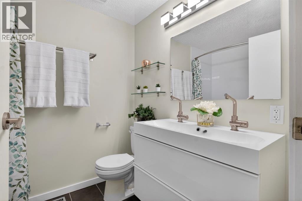360 Point Mckay Gardens NW — photo 26