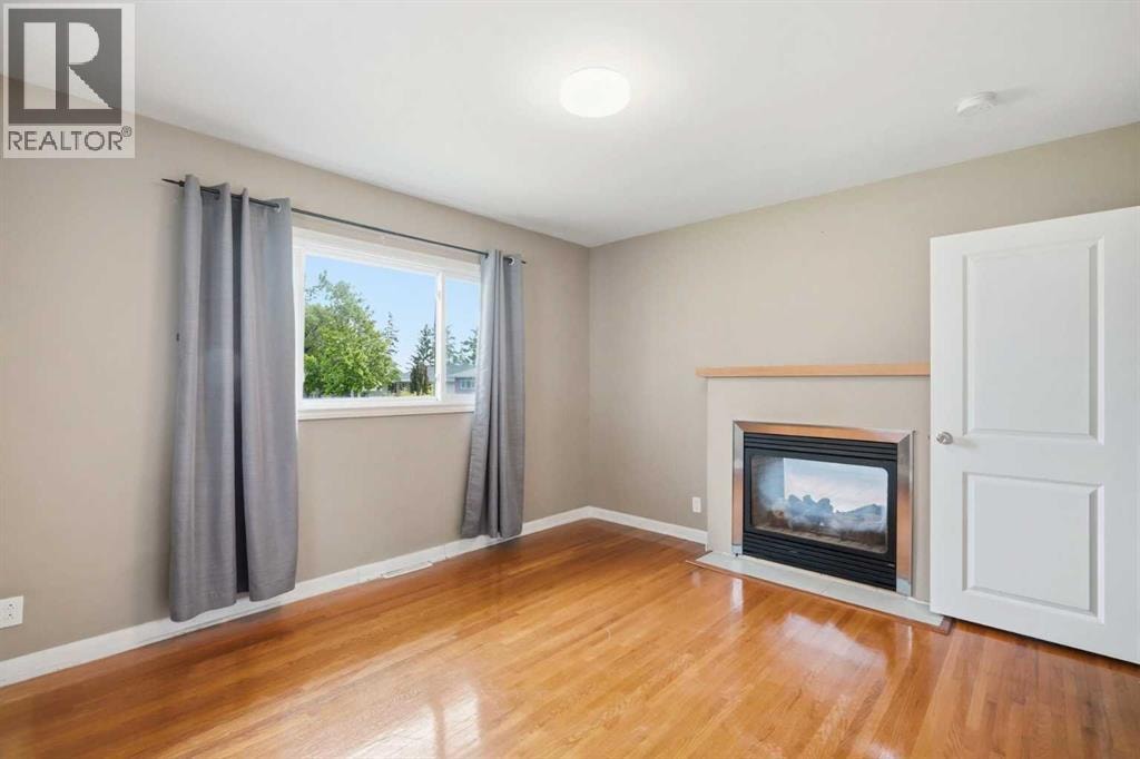 111 42 Avenue NE — photo 16