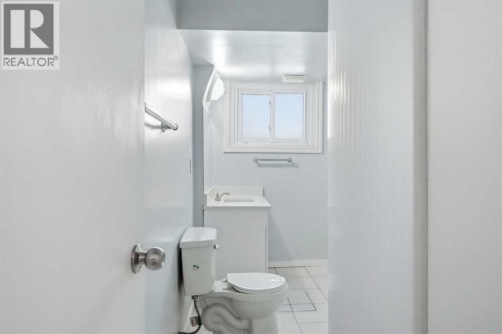 111 42 Avenue NE — photo 34
