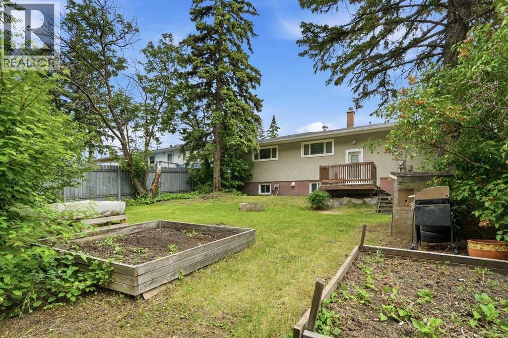 111 42 Avenue NE — photo 38