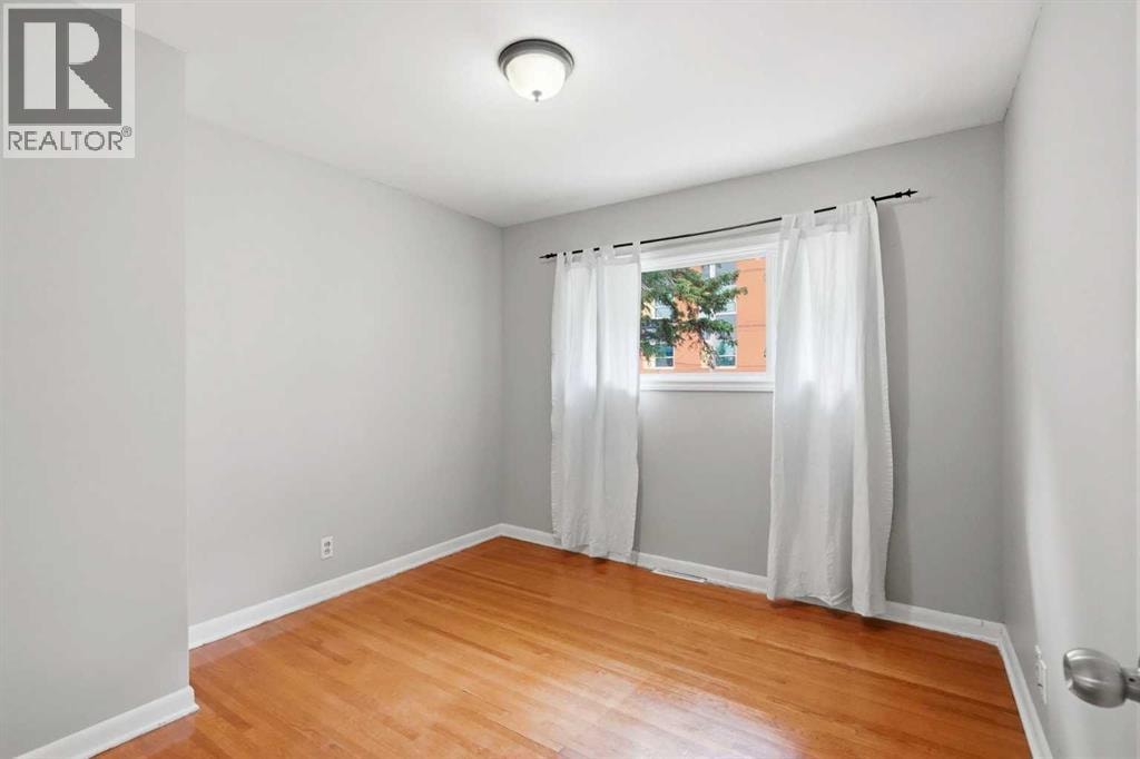 111 42 Avenue NE — photo 18