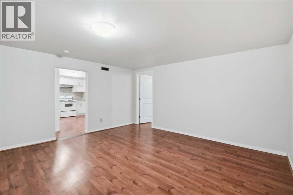 111 42 Avenue NE — photo 30