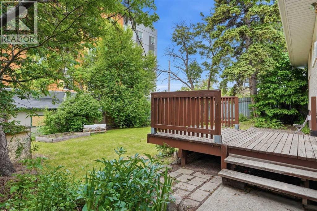 111 42 Avenue NE — photo 36