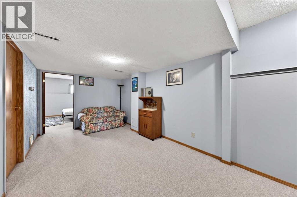 31 Martinridge Grove NE — photo 43
