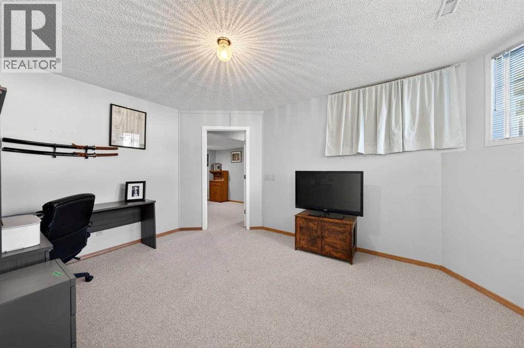 31 Martinridge Grove NE — photo 42