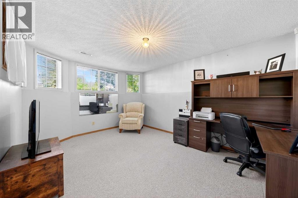 31 Martinridge Grove NE — photo 40