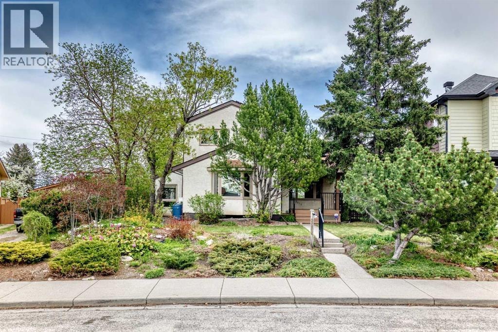 2518 21 Street SW — photo 2