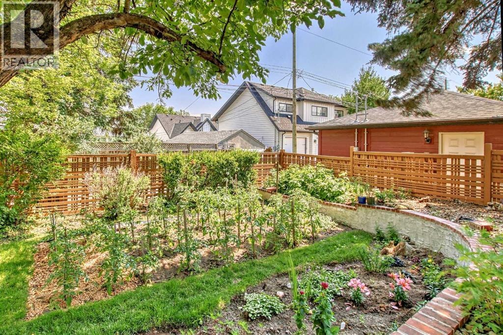 2518 21 Street SW — photo 40