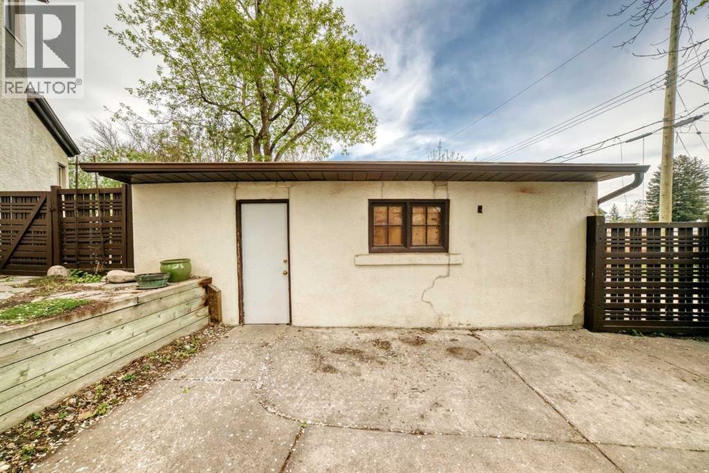2518 21 Street SW — photo 49