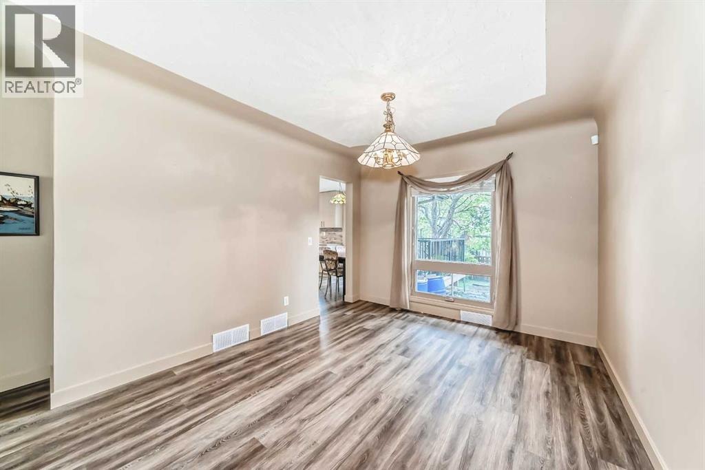 2518 21 Street SW — photo 7