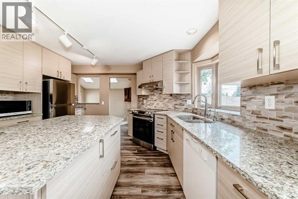 2518 21 Street SW — photo 12
