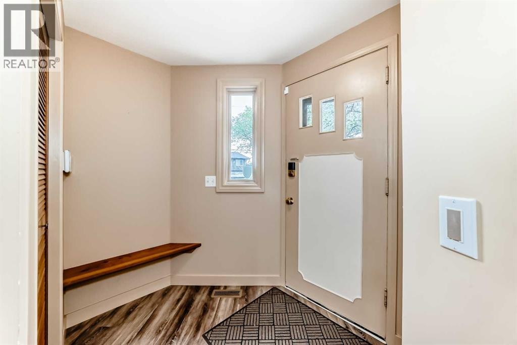 2518 21 Street SW — photo 15