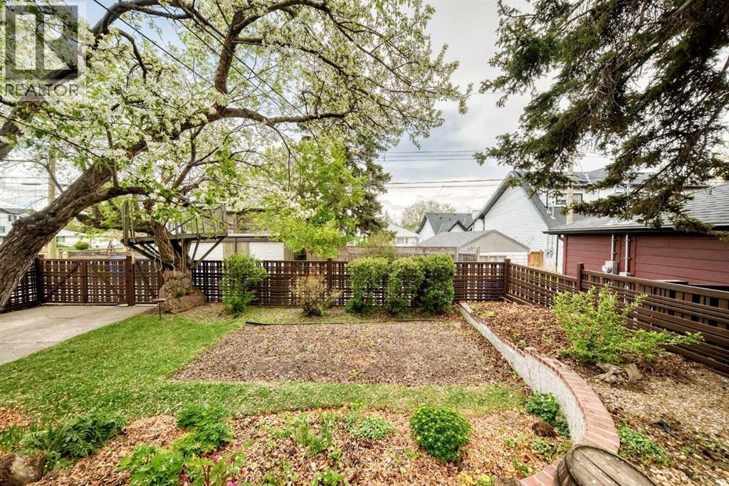 2518 21 Street SW — photo 44