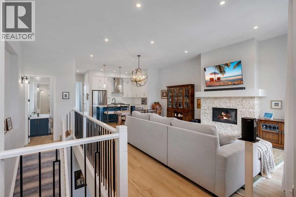 541 Marine Drive SE — photo 3