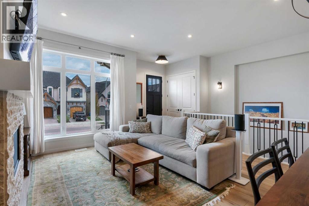 541 Marine Drive SE — photo 5