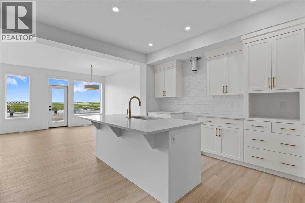 138 Corner Glen Square NE — photo 3