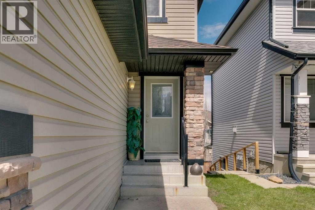 133 Everwoods Close SW — photo 3