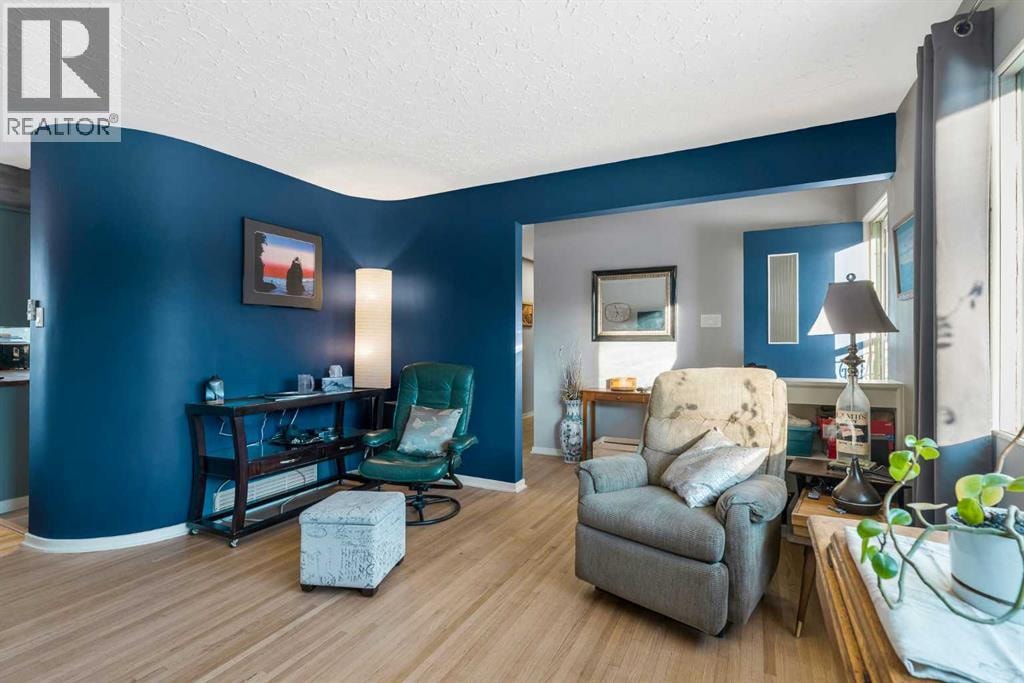 126 Springwood Drive SW — photo 2