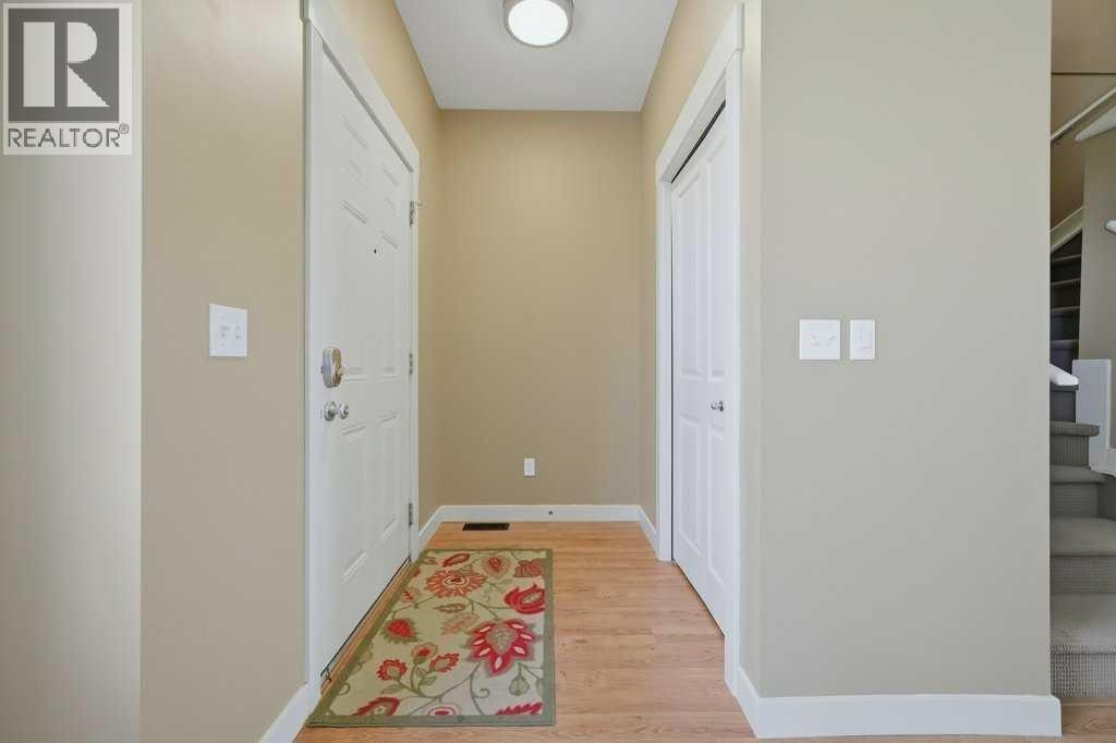 320 Rainbow Falls Drive — photo 3