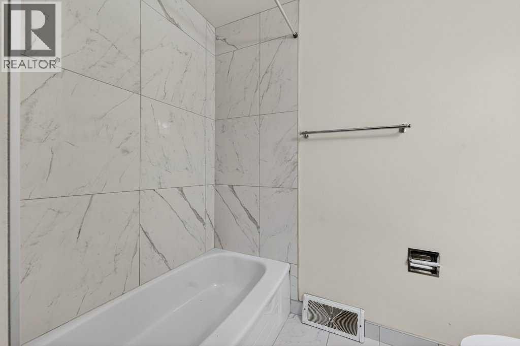 A,B, 319 37 Street SW — photo 43