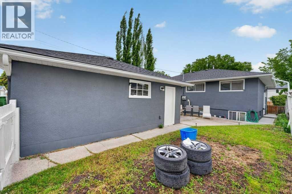A,B, 319 37 Street SW — photo 31